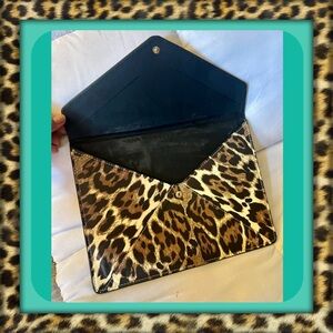 👑✅PRICE FIRM✅ Juicy Couture Leopard Print Envelope Clutch